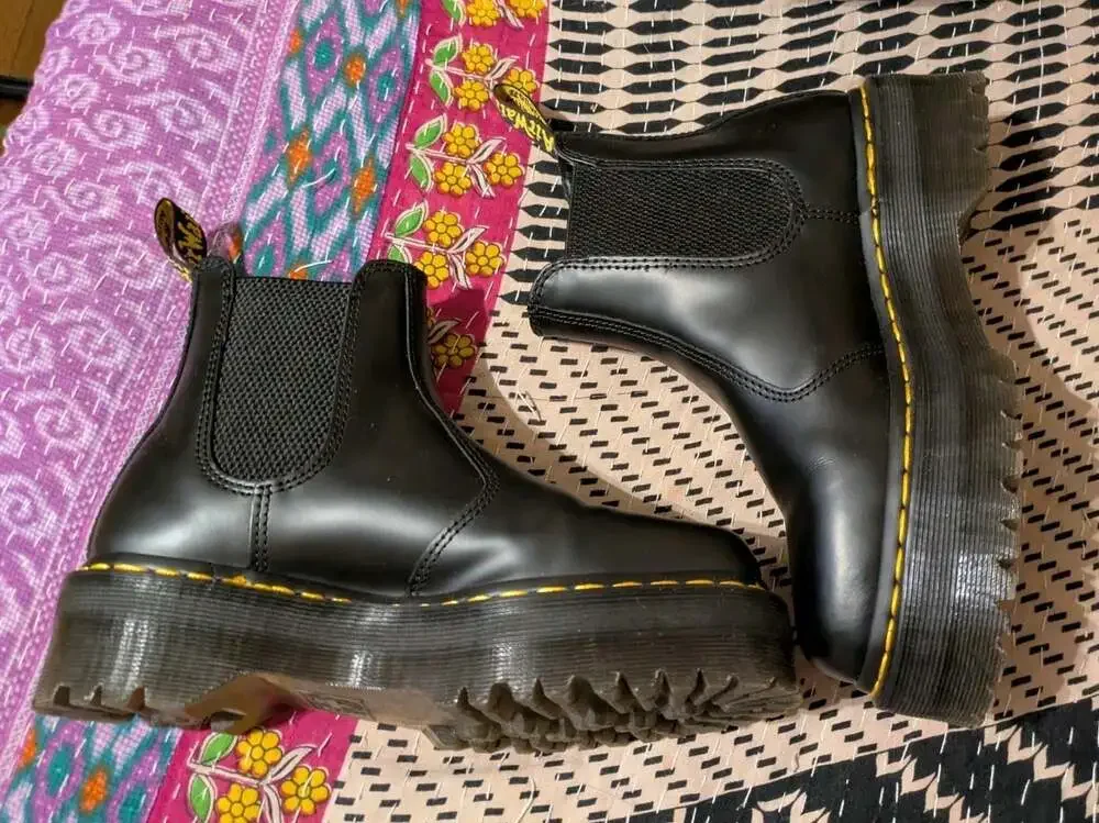 Dr. Martens 2976 Quad Black Smooth Leather Platform Chelsea Boots Women’s Size 7